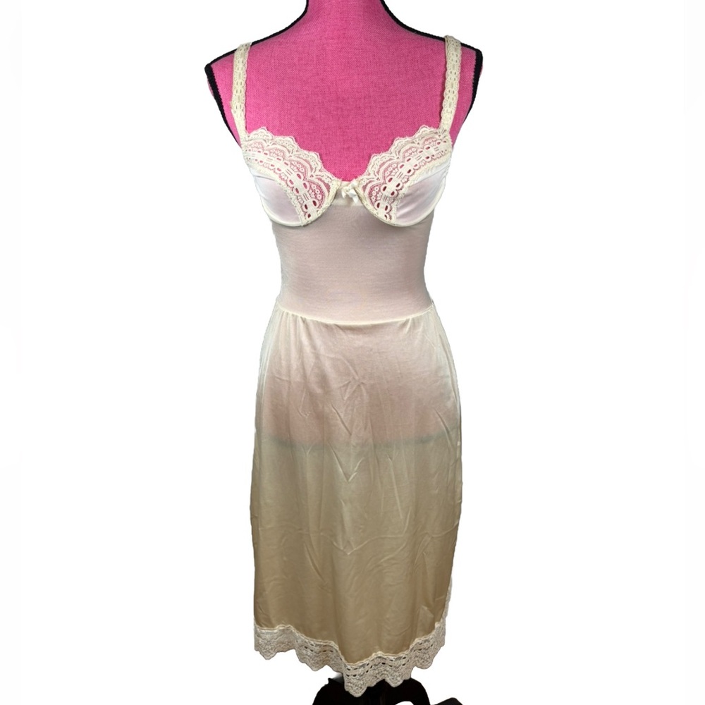 Vtg Olga Ladies Slip Dress 34B Secret Hug 293 Nude Lace Silky Lingerie Baby Doll